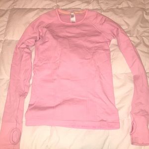 barely used ivivva long sleeve!